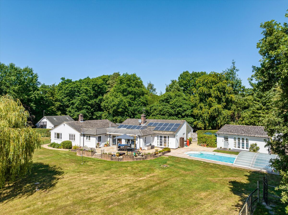 House For Sale In Fernhurst Road Milland Liphook West Sussex Gu30 Hsm012128581 Knight Frank 4310