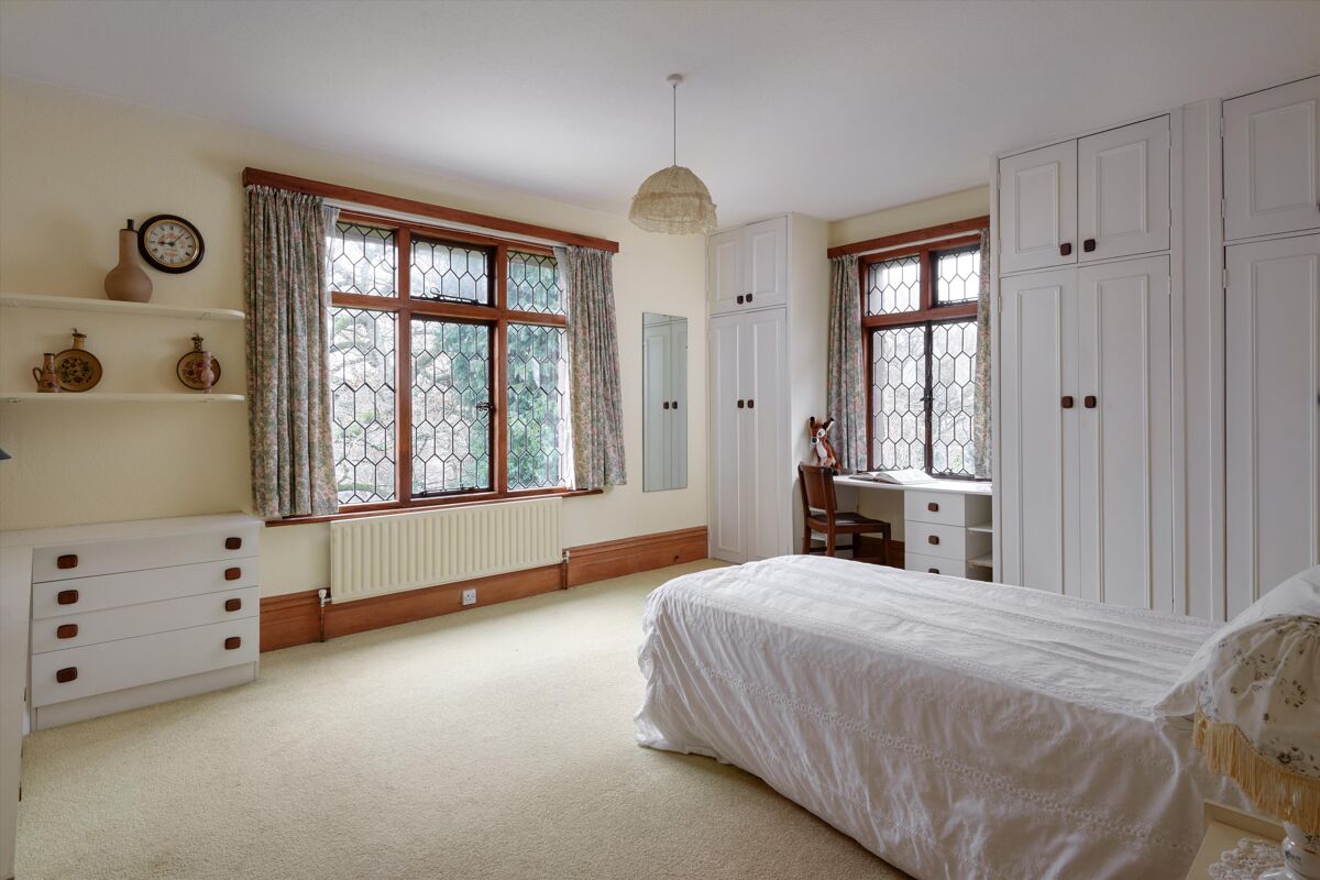 house for sale in Farnham Lane, Haslemere, Surrey, GU27 HSM012133758