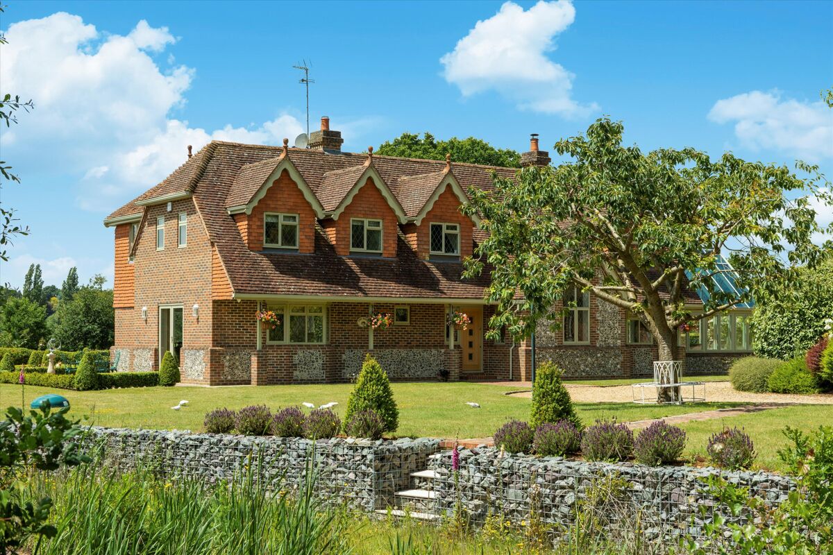 house for sale in Midhurst Road, Petersfield, Hampshire, GU31