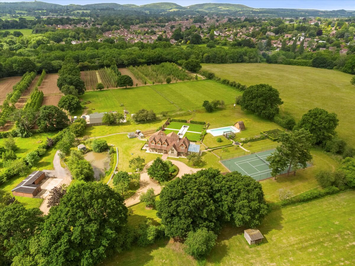 house for sale in Midhurst Road, Petersfield, Hampshire, GU31