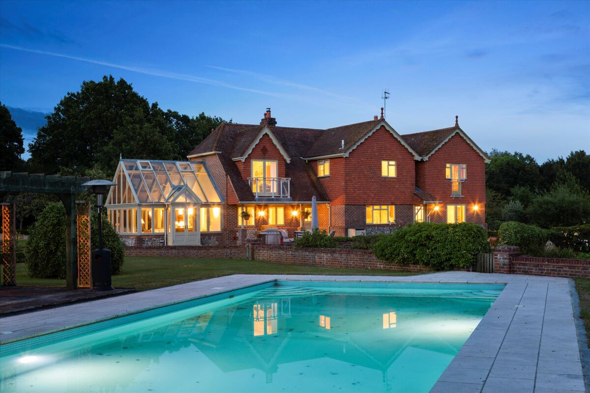 house for sale in Midhurst Road, Petersfield, Hampshire, GU31