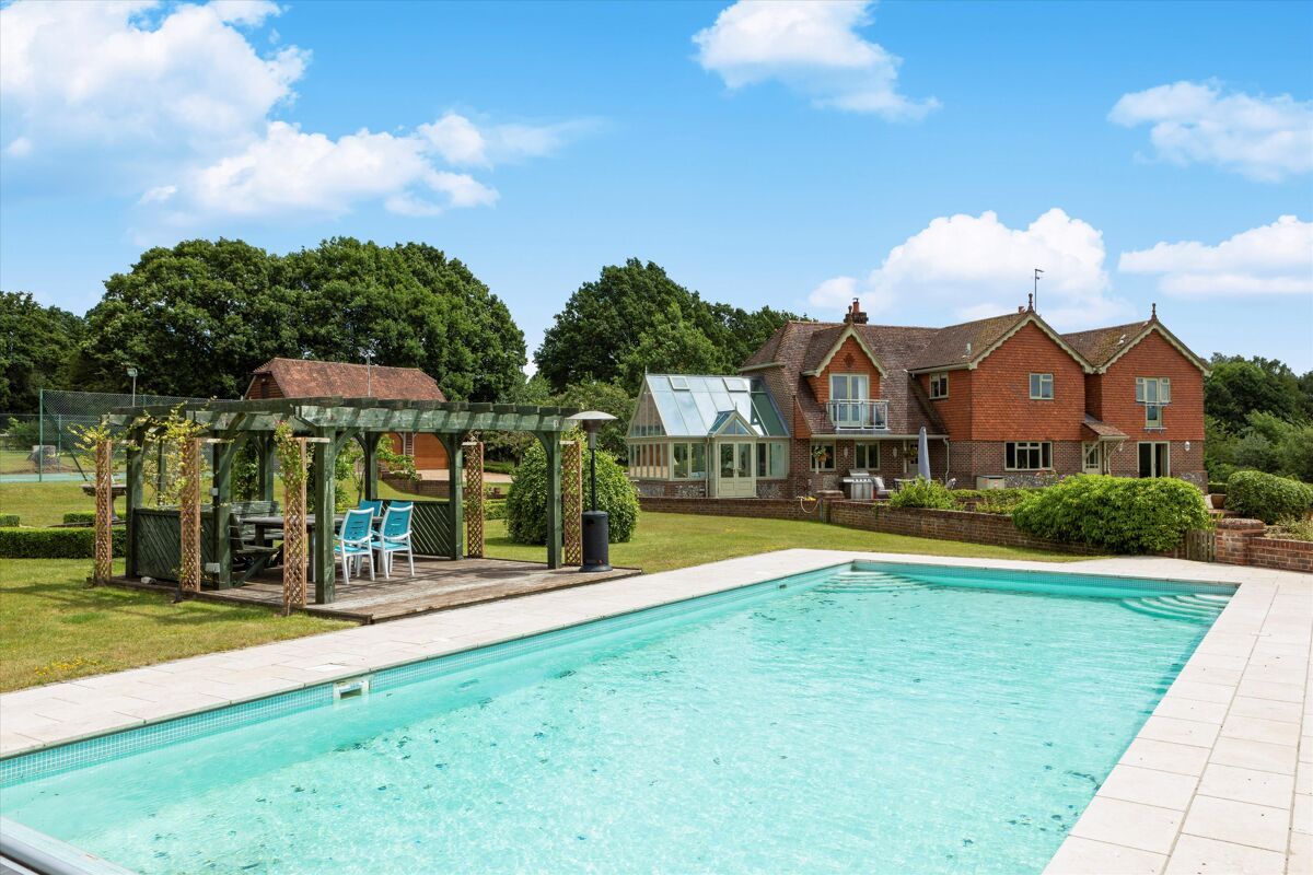 house for sale in Midhurst Road, Petersfield, Hampshire, GU31