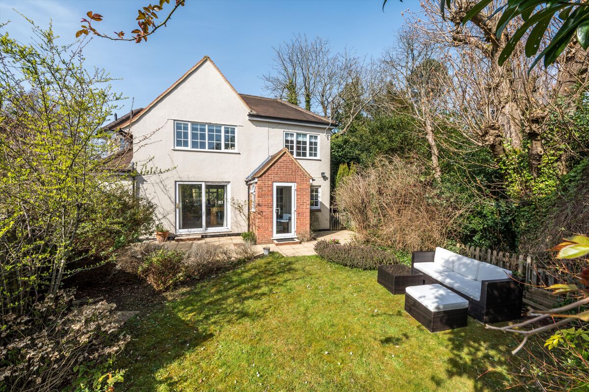 house for sale in Weydown Road, Haslemere, Surrey, GU27 HSM012151251 Knight Frank