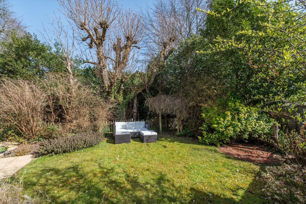 house for sale in Weydown Road, Haslemere, Surrey, GU27 HSM012151251