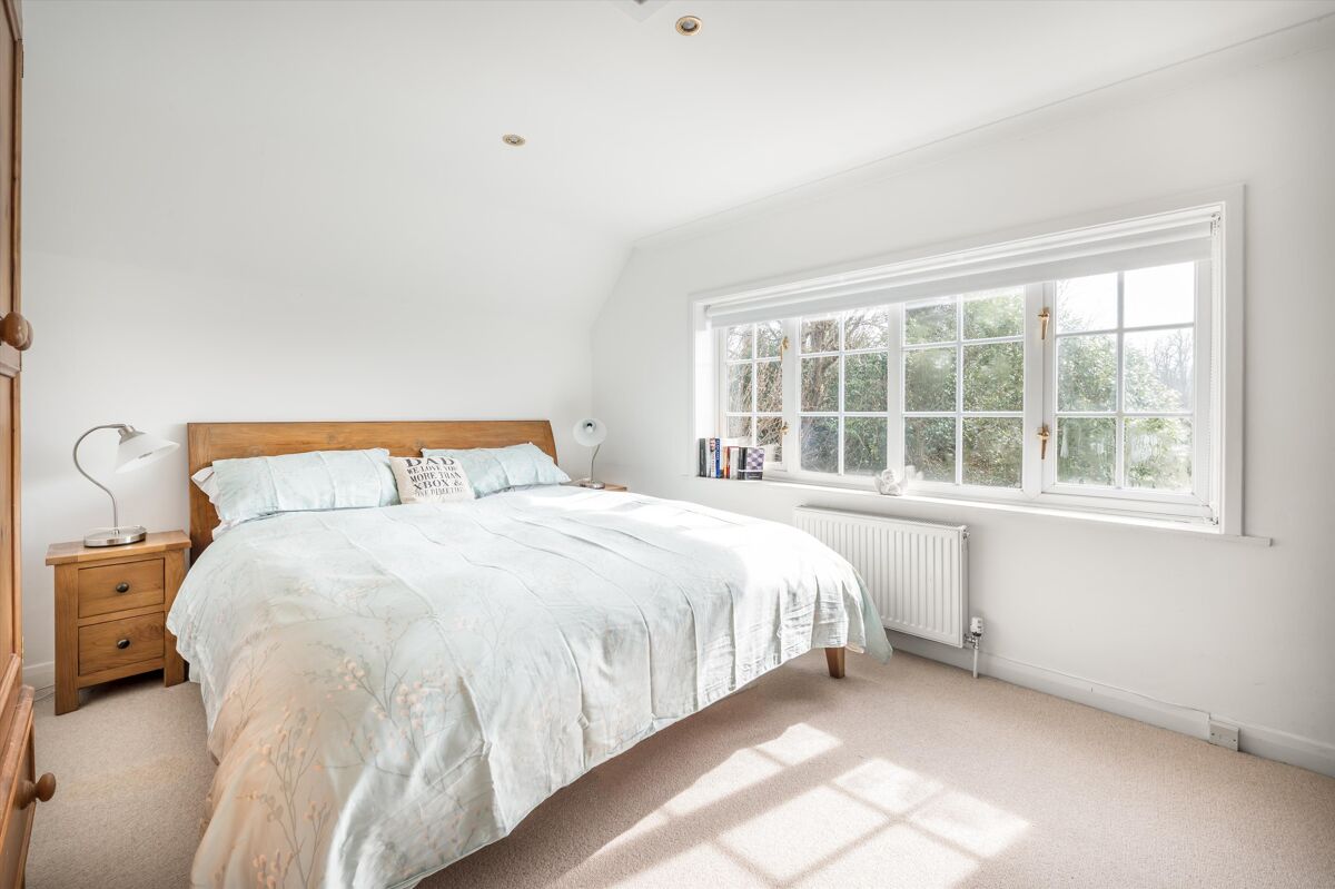 house for sale in Weydown Road, Haslemere, Surrey, GU27 HSM012151251