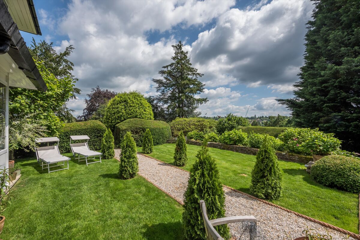 house for sale in Bunch Lane, Haslemere, Surrey, GU27 HSM012163534