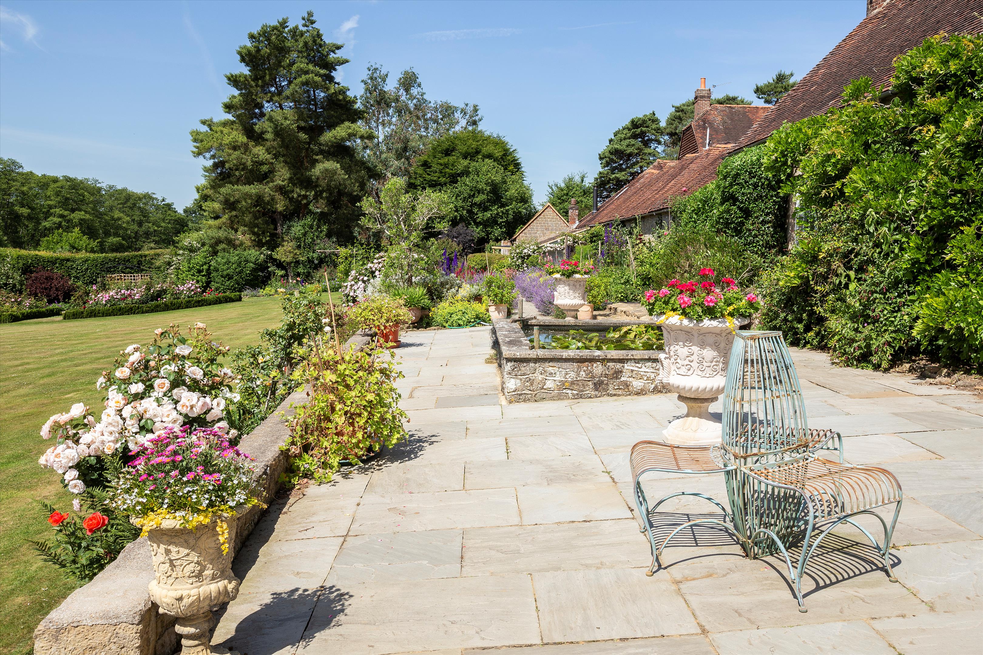 7.69 acres, Hollist Lane, Easebourne, Midhurst, GU29., West Sussex