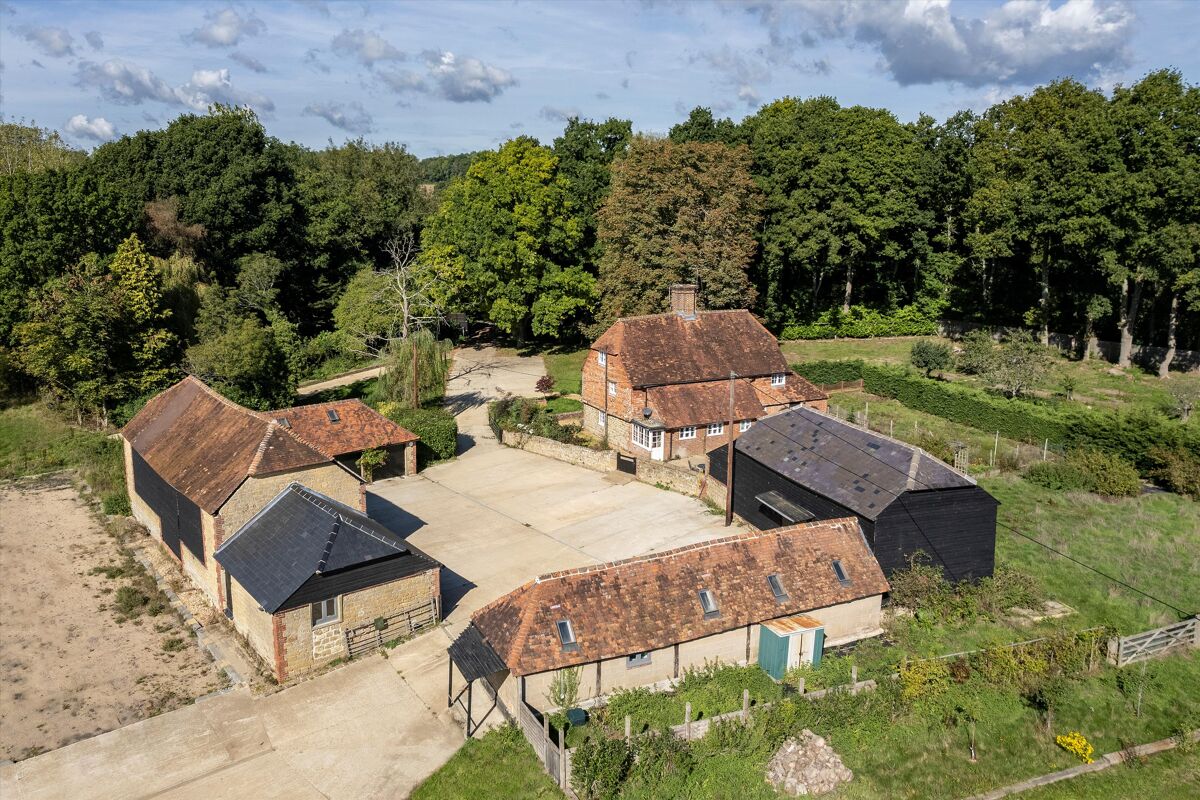 house for sale in Shillinglee Road, Chiddingfold, Surrey, GU8