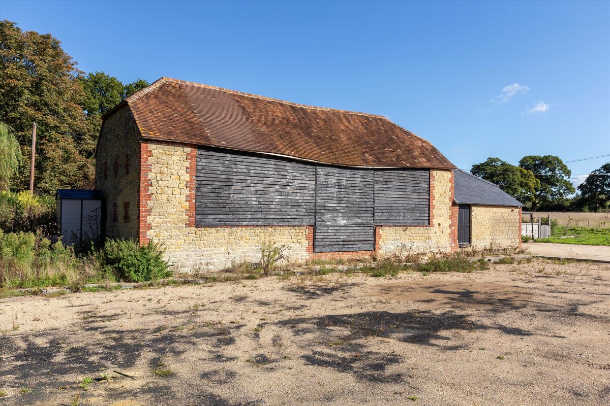 house for sale in Shillinglee Road, Chiddingfold, Surrey, GU8