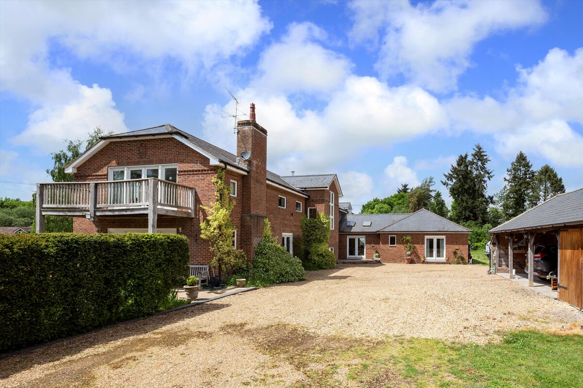 House For Sale In Passfield Road Passfield Liphook Hampshire Gu30 Hsm012245410 Knight Frank 8125