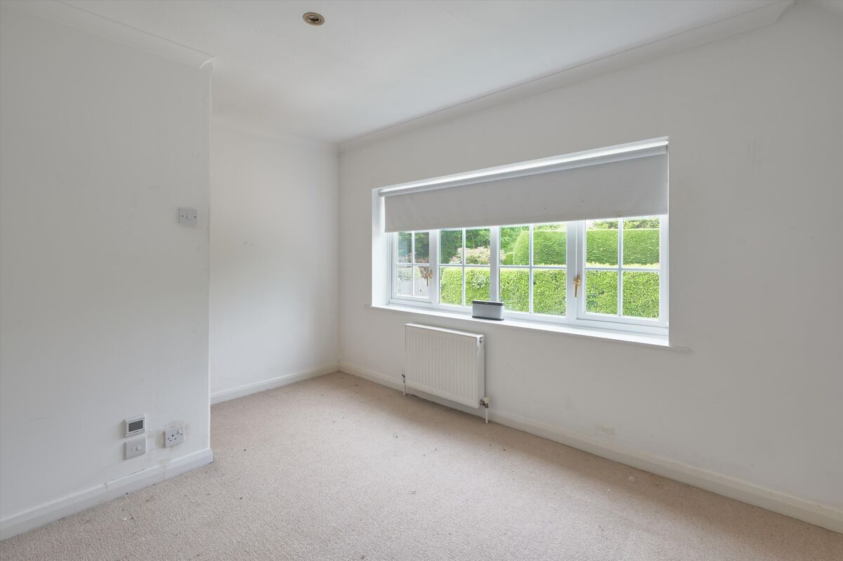 house for sale in Weydown Road, Haslemere, Surrey, GU27 HSM012310134