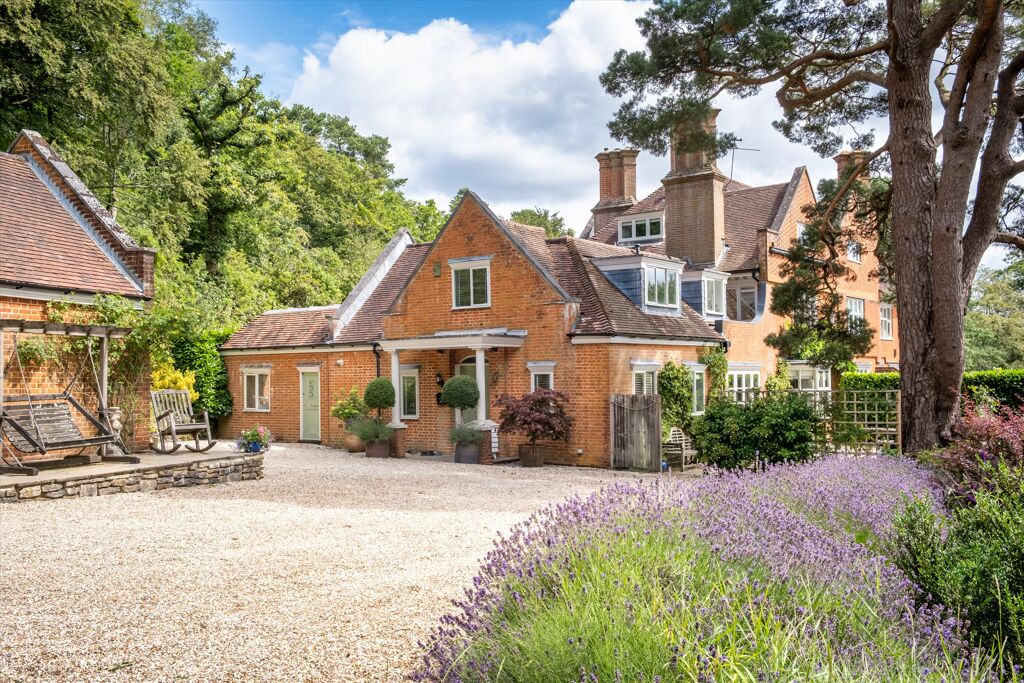 Image of Farnham Lane, Haslemere, Surrey, GU27