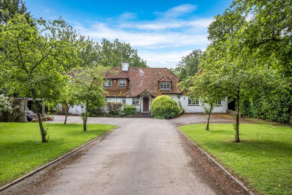 Image of Holdfast Lane, Haslemere, Surrey GU27
