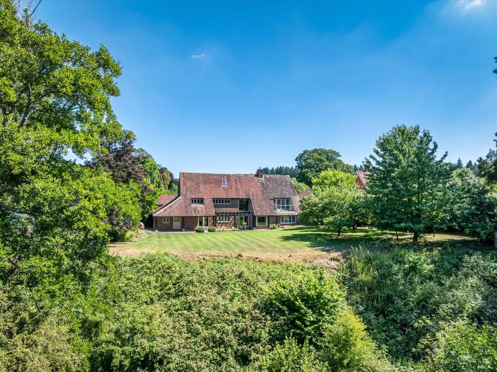Image of Midhurst Road, Fernhurst, Haslemere, West Sussex, GU27