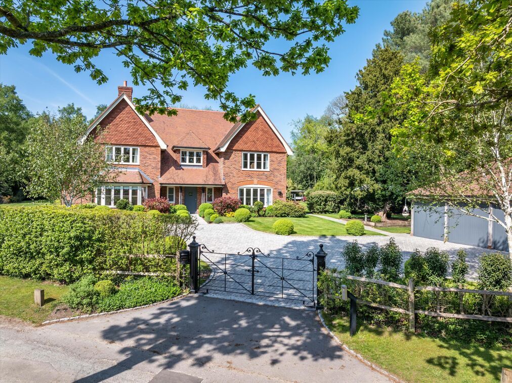Image of Kings Drive, Midhurst, West Sussex, GU29