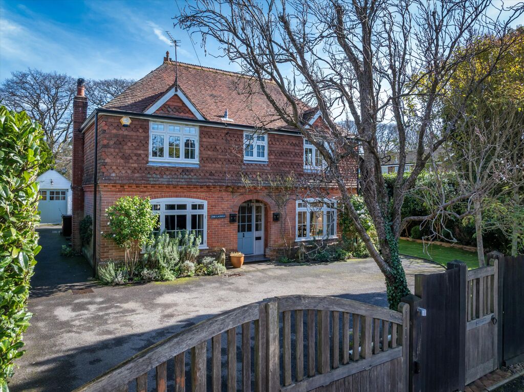 Image of The Avenue, Grayshott, Hindhead, Hampshire GU26