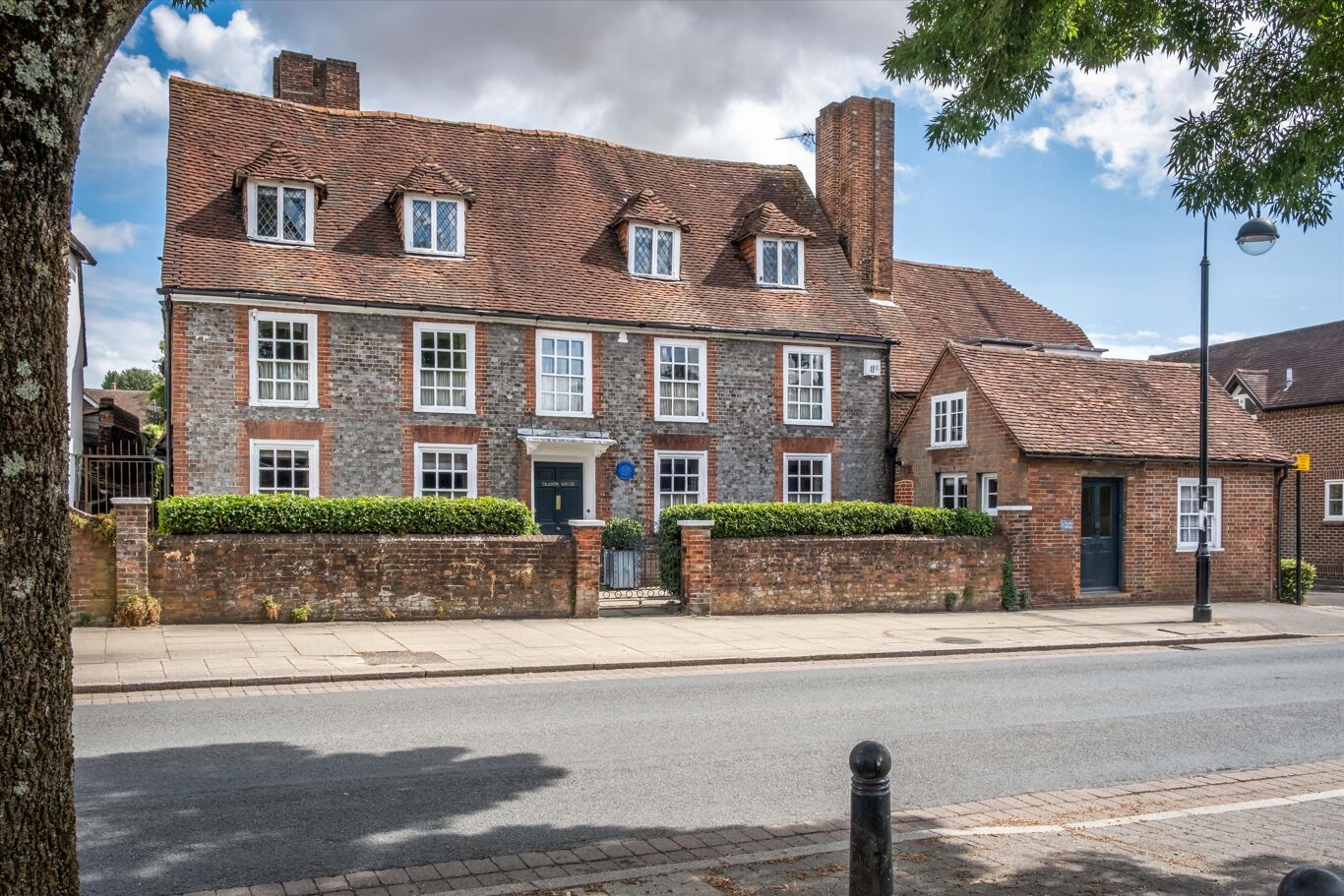 Image of Dragon Street, Petersfield, Hampshire GU31