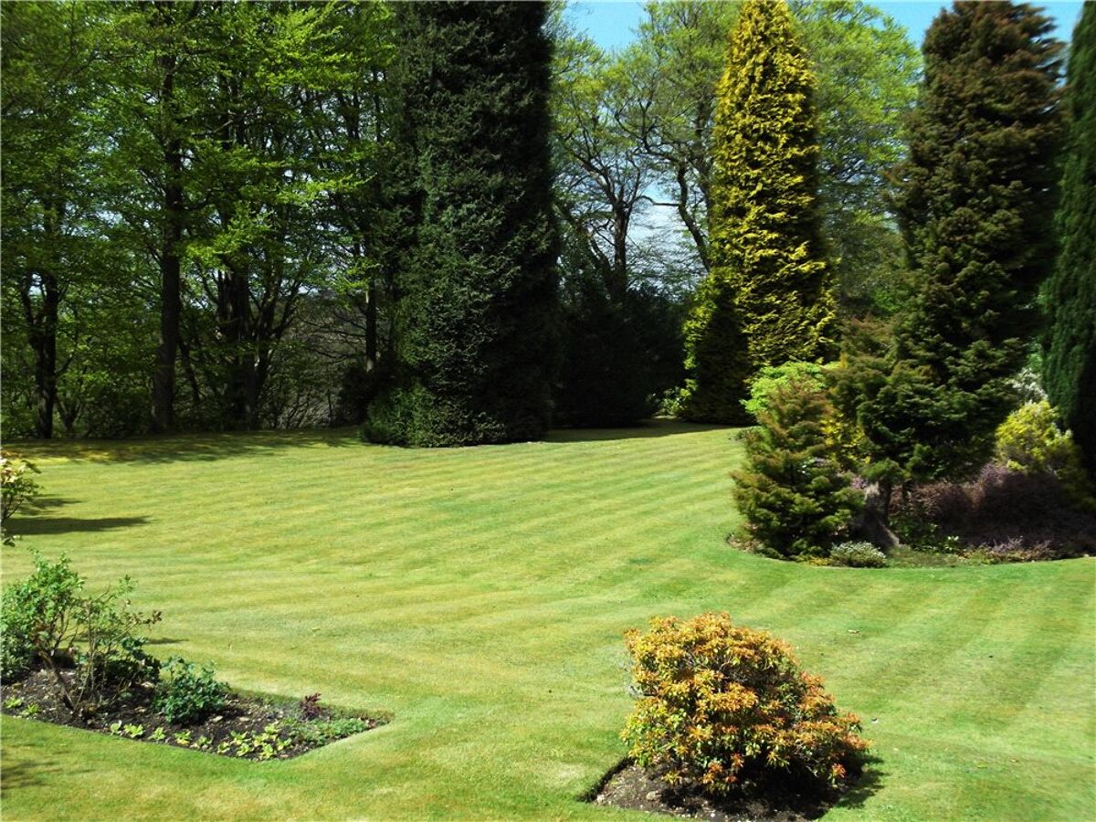 house for sale in Kingsley Edge, Square Drive, Haslemere, Surrey, GU27