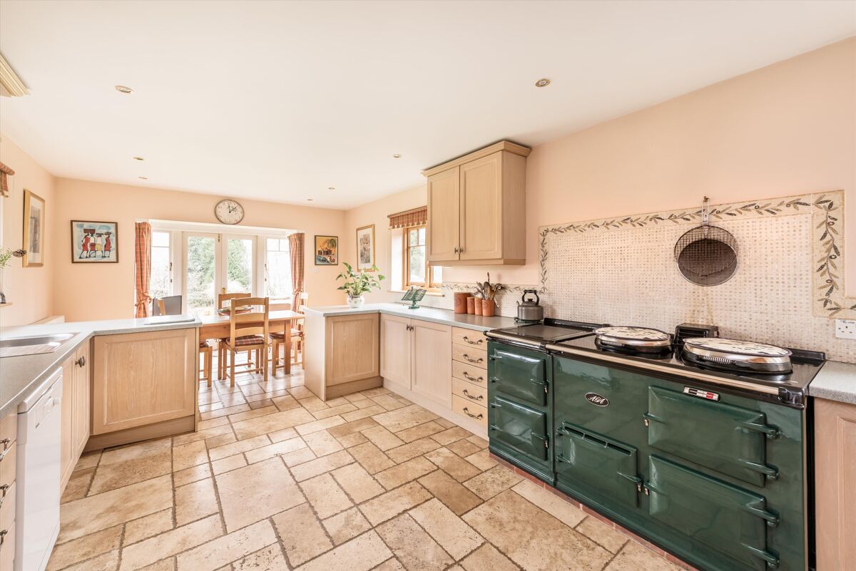 house for sale in Grayswood Road, Haslemere, Surrey, GU27 HSM110093