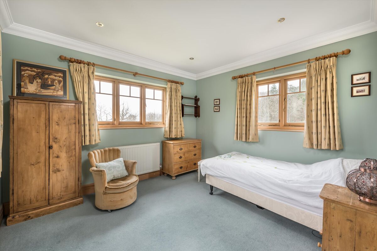 house for sale in Grayswood Road, Haslemere, Surrey, GU27 HSM110093