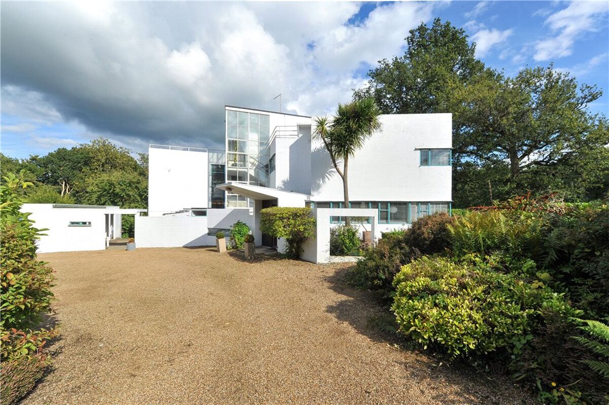 house for sale in Grayswood Road, Grayswood, Haslemere, Surrey, GU27 HSM120131 Knight Frank