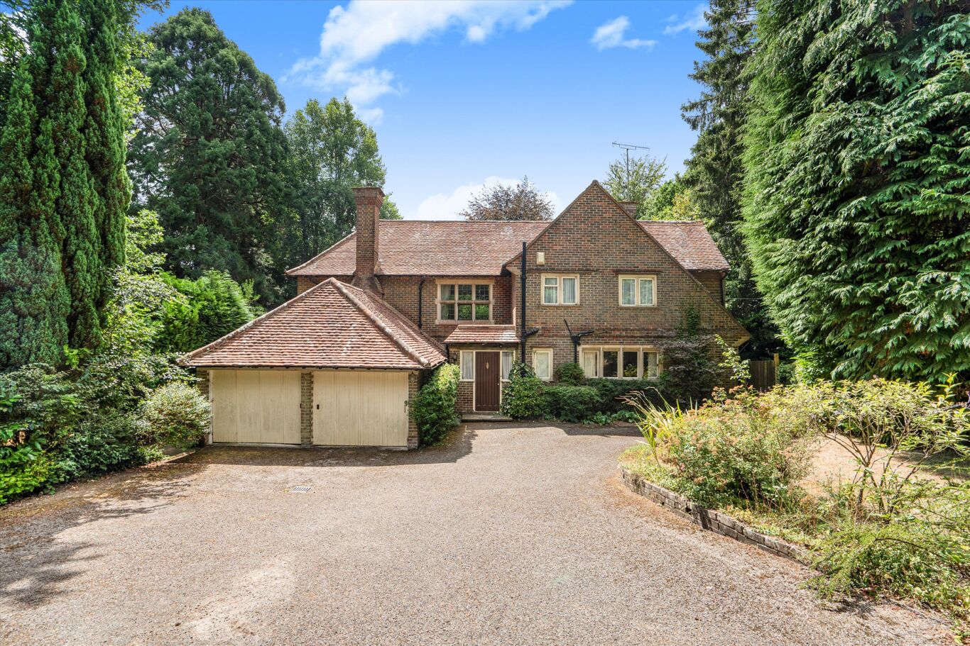 Image of Midhurst Road, Haslemere, Surrey, GU27
