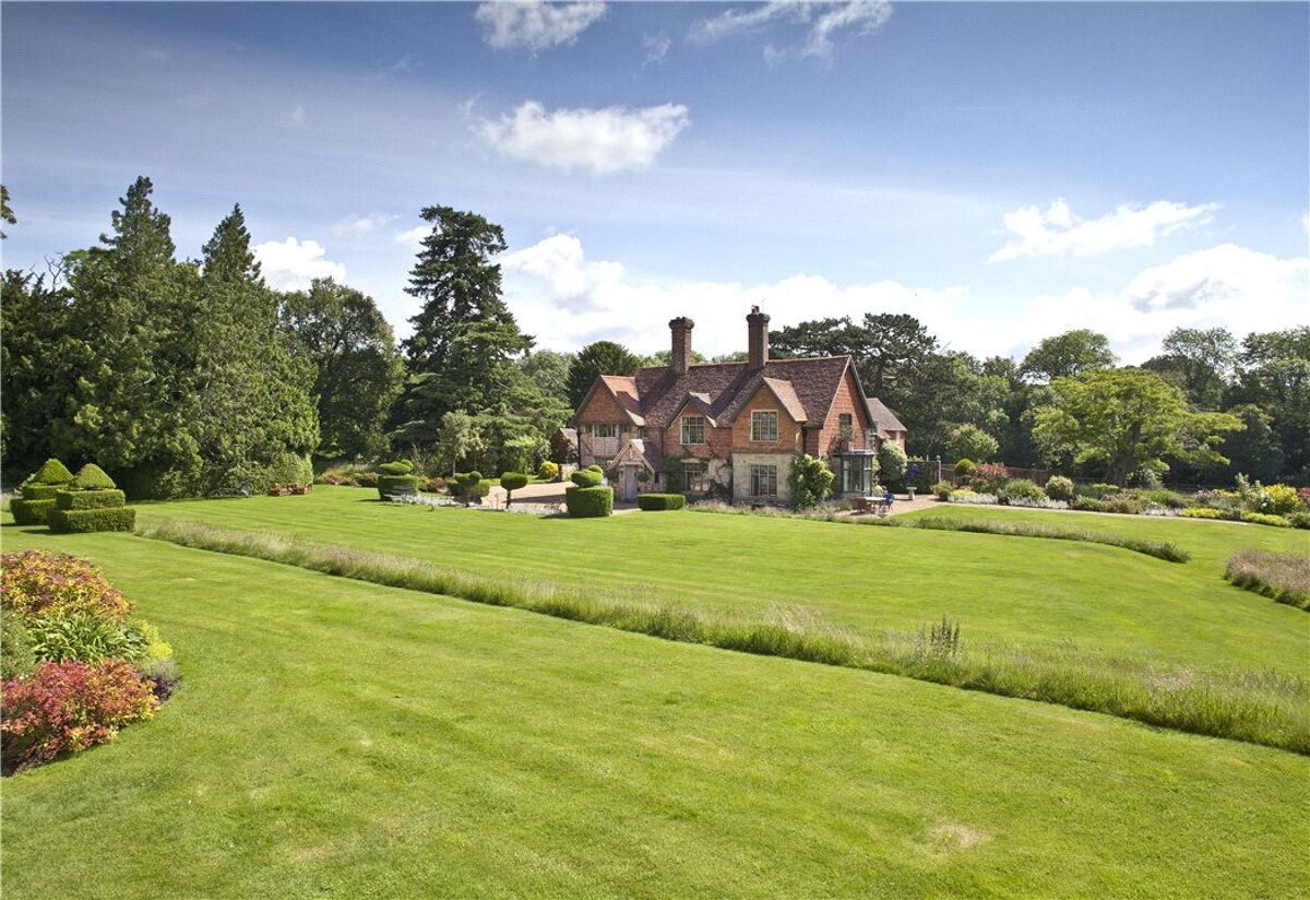 house for sale in Lickfold Road, Fernhurst, Haslemere, West Sussex