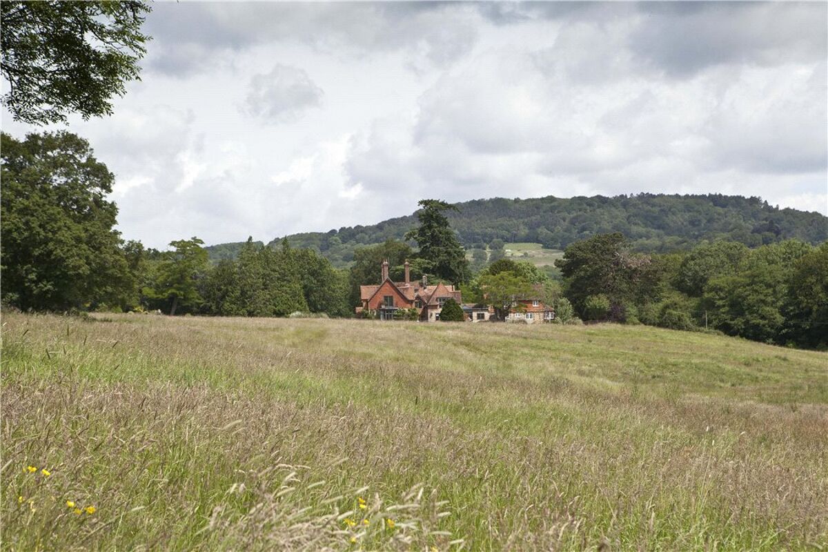 house for sale in Lickfold Road, Fernhurst, Haslemere, West Sussex