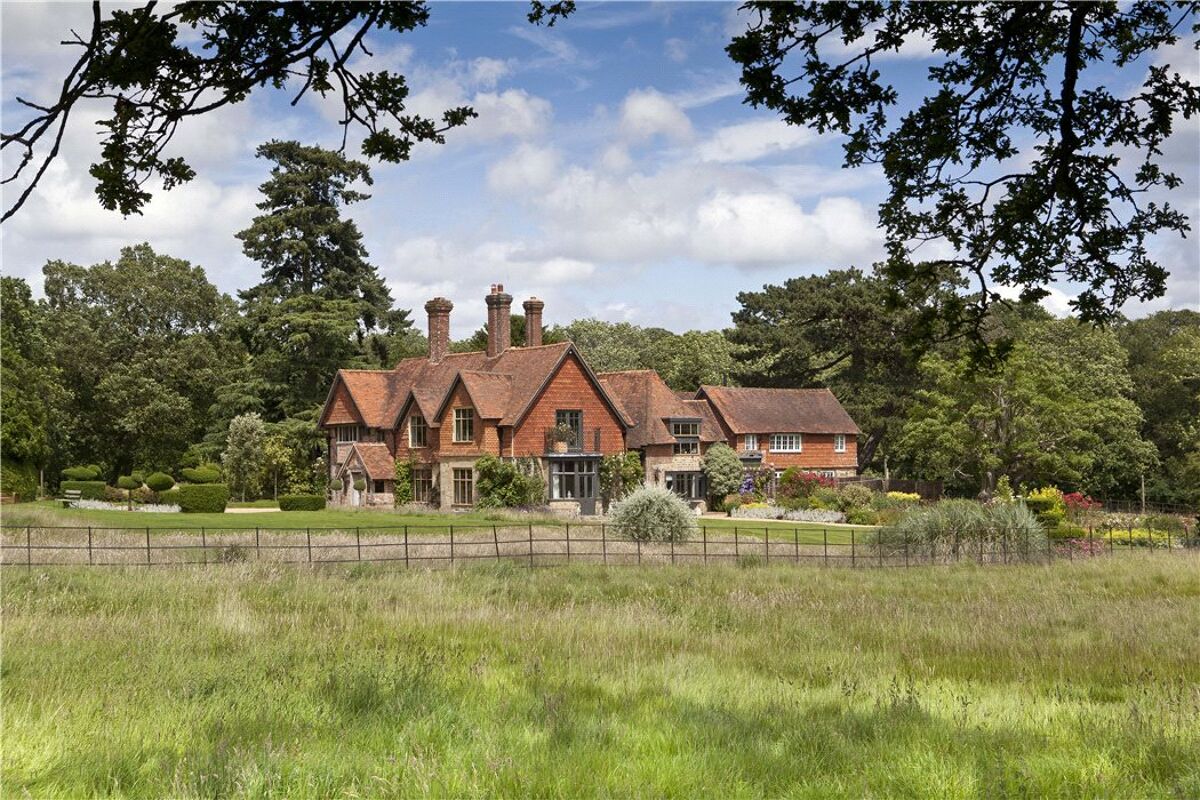 house for sale in Lickfold Road, Fernhurst, Haslemere, West Sussex