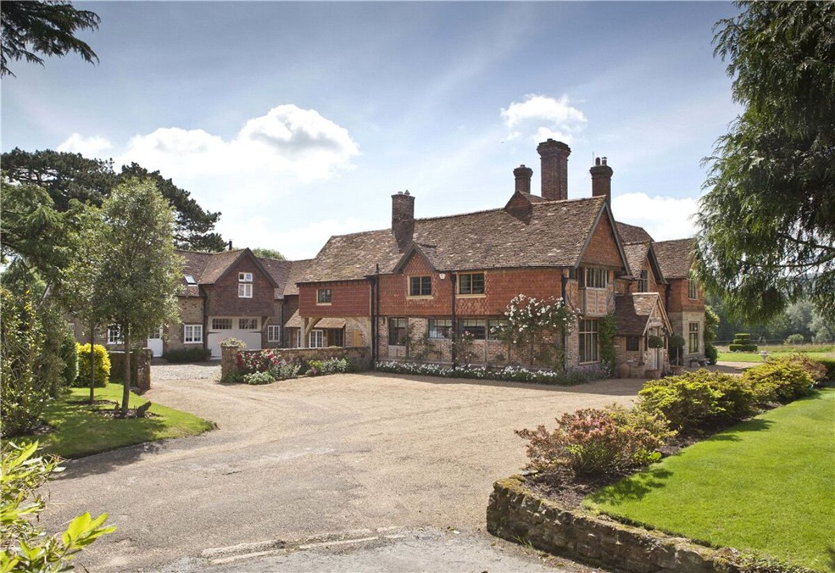 house for sale in Lickfold Road, Fernhurst, Haslemere, West Sussex