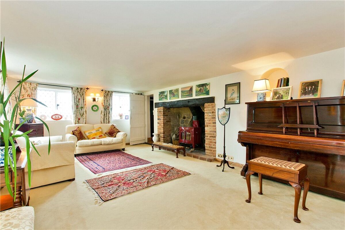 house for sale in Hirtwell, Liphook, Hampshire, GU30