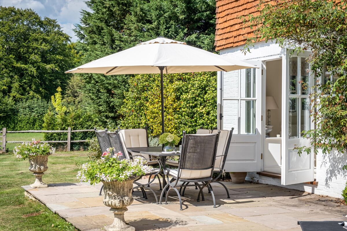 house for sale in Linchmere, Haslemere, West Sussex, GU27 HSM150132