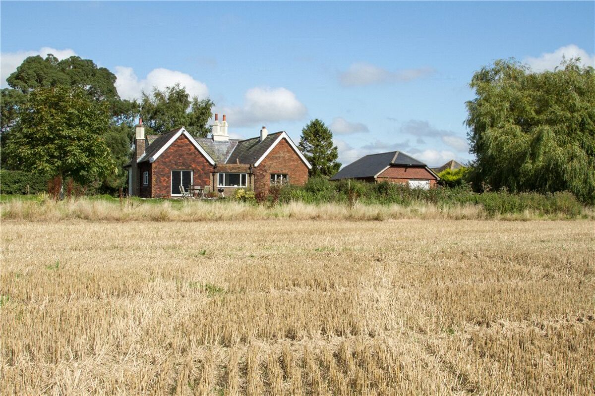 house for sale in Elsted, Midhurst, West Sussex, GU29 HSM150141