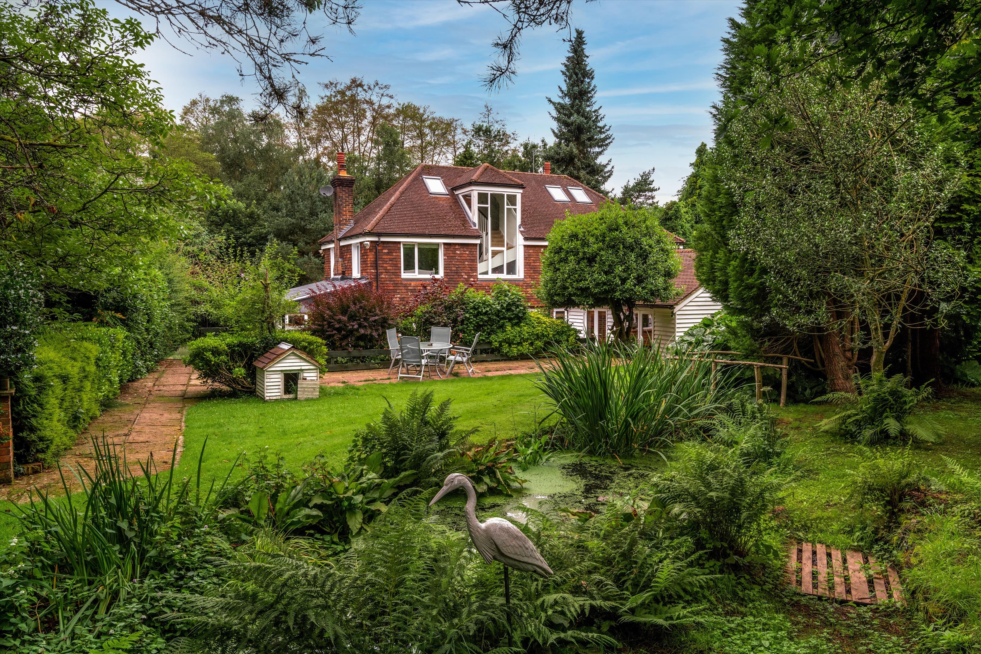 Country properties, land & Farms for sale or rent UKLandandFarms.co.uk