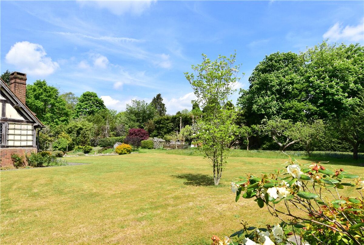 house for sale in Weydown Road, Haslemere, Surrey, GU27 HSM160081