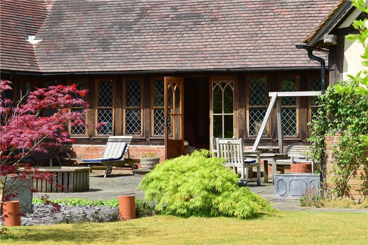 house for sale in Weydown Road, Haslemere, Surrey, GU27 HSM160081