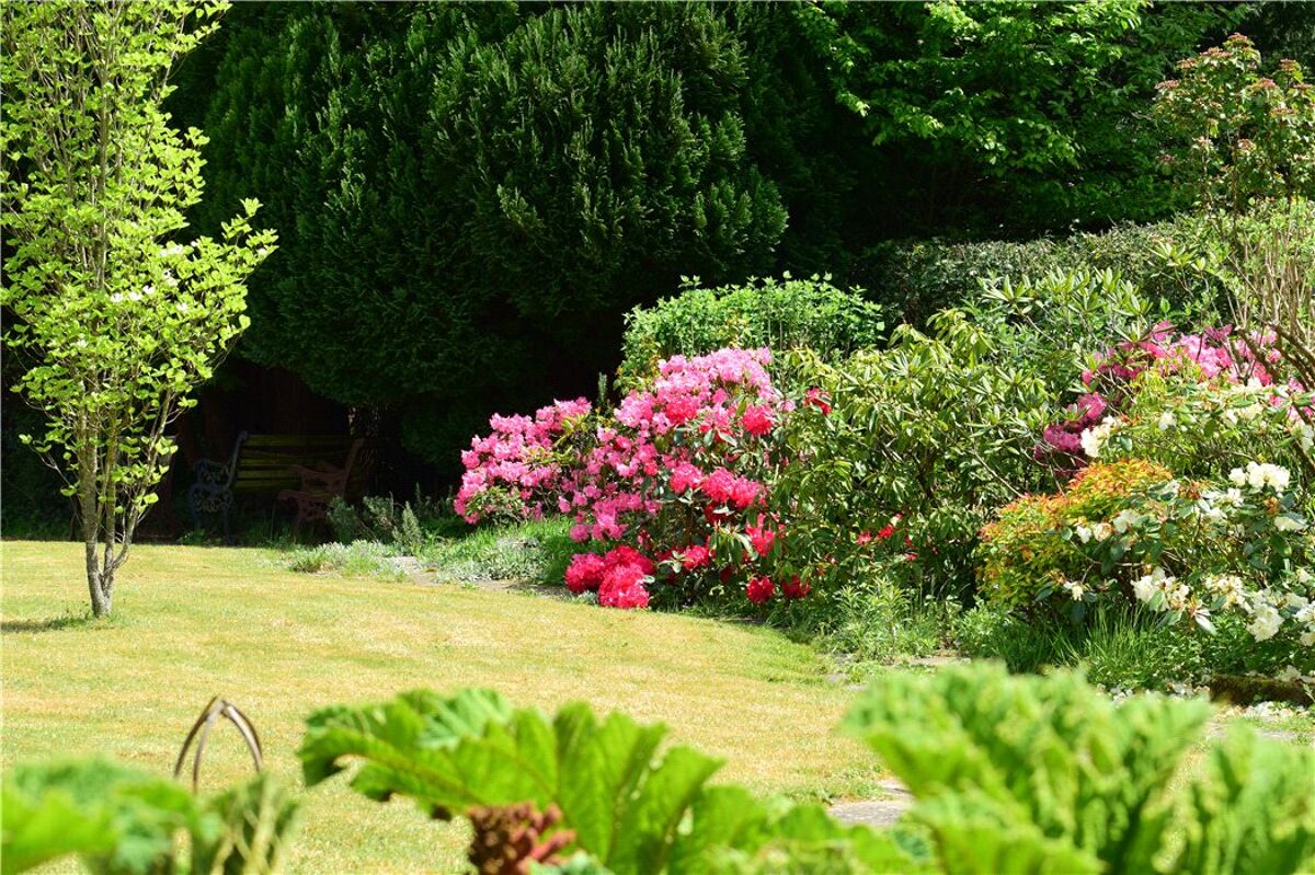 house for sale in Weydown Road, Haslemere, Surrey, GU27 HSM160081