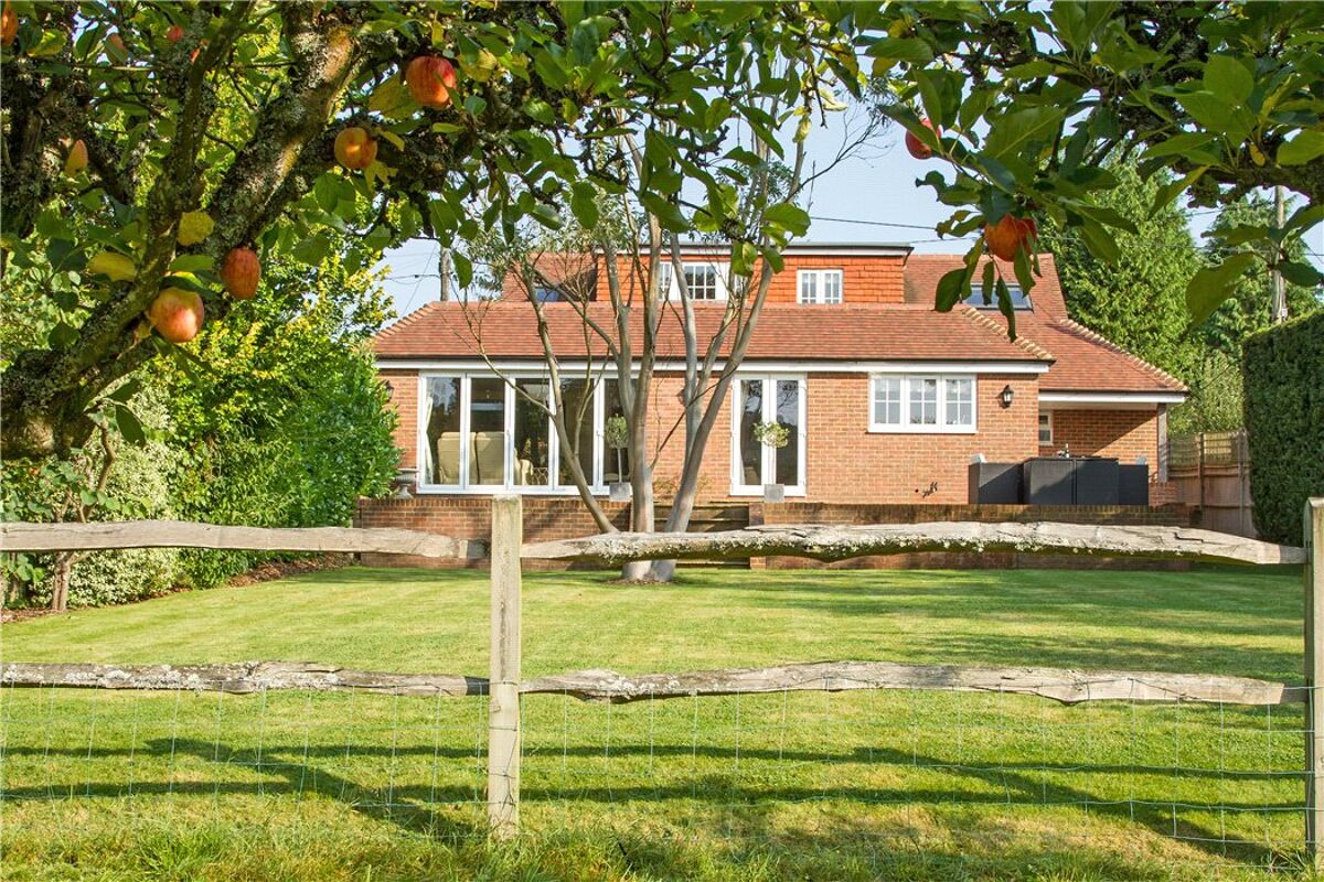 house for sale in Hammer Vale, Haslemere, Surrey, GU27 HSM160082