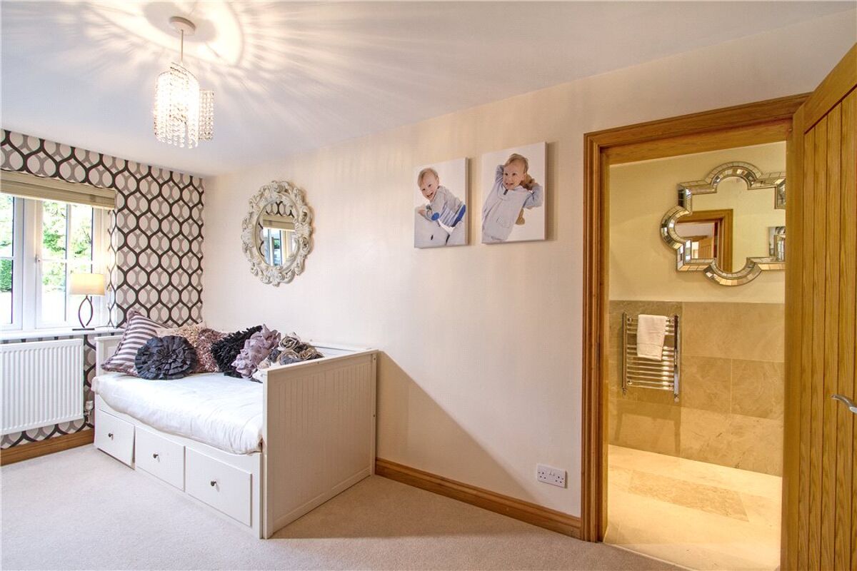 house for sale in Hammer Vale, Haslemere, Surrey, GU27 HSM160082