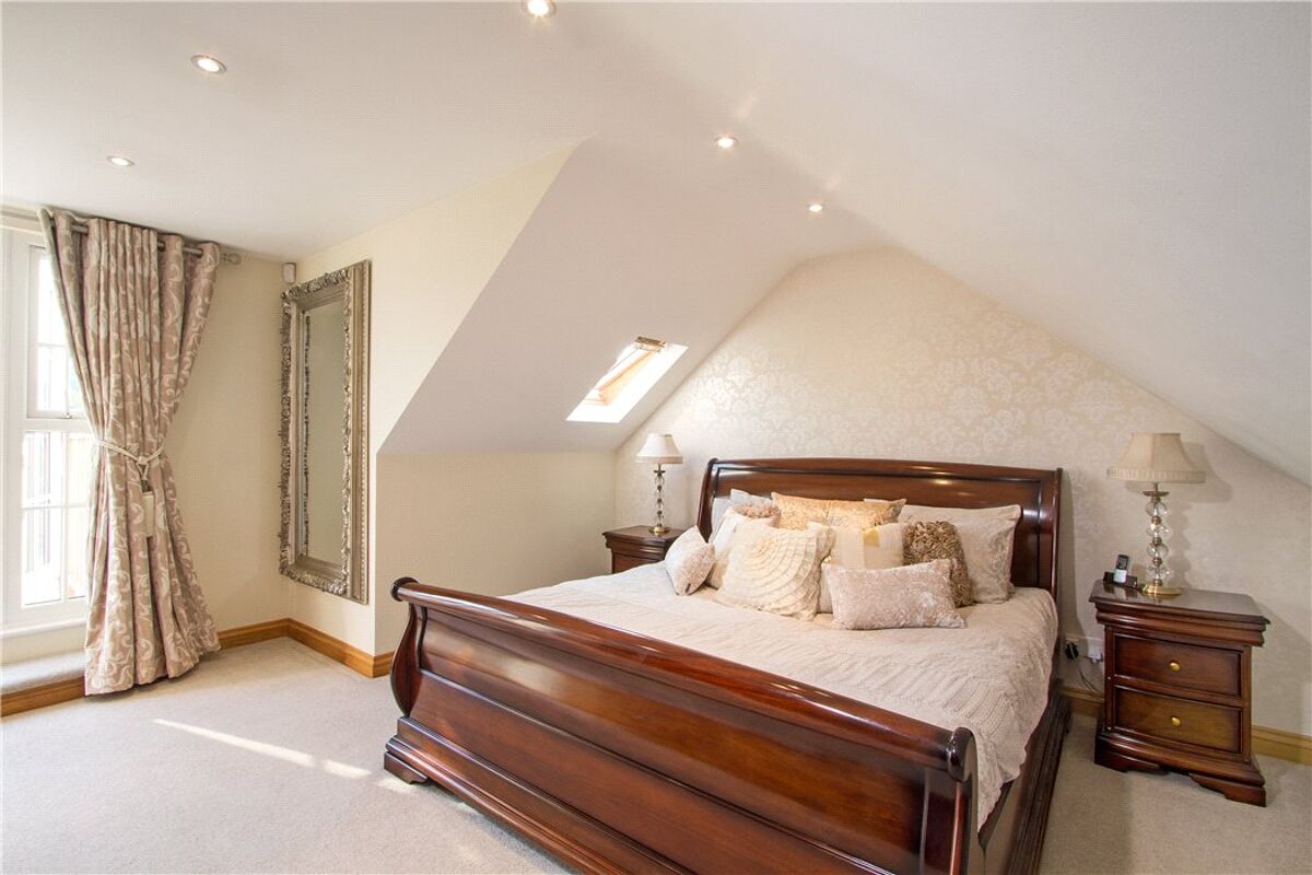 house for sale in Hammer Vale, Haslemere, Surrey, GU27 HSM160082