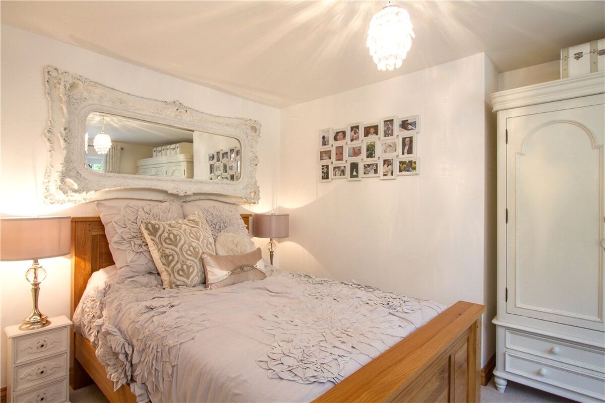 house for sale in Hammer Vale, Haslemere, Surrey, GU27 HSM160082