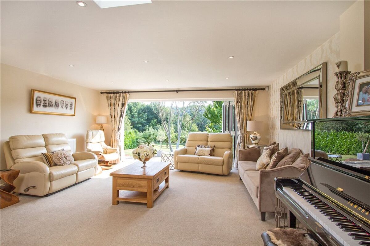 house for sale in Hammer Vale, Haslemere, Surrey, GU27 HSM160082