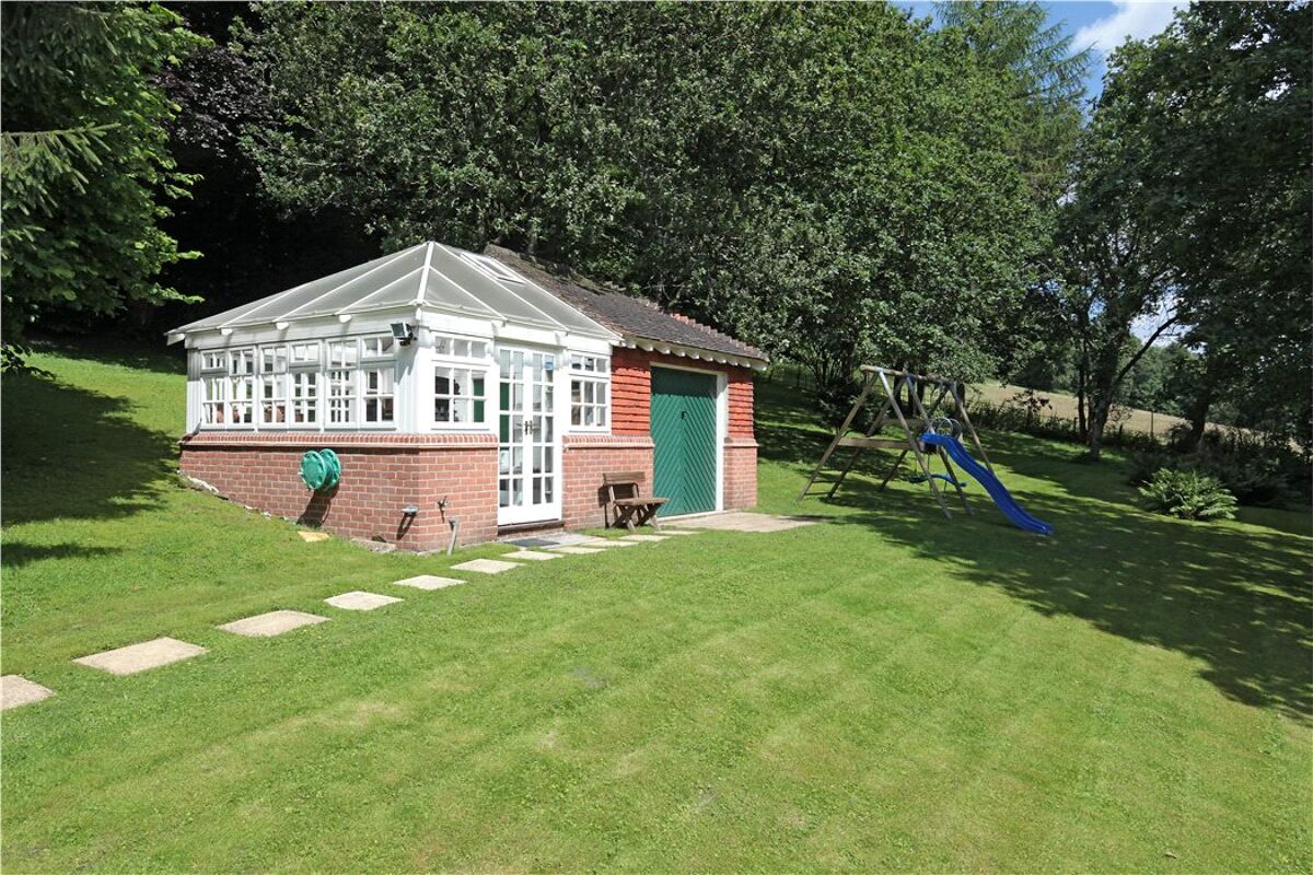 house for sale in Hindhead Road, Haslemere, Surrey, GU27 HSM160106