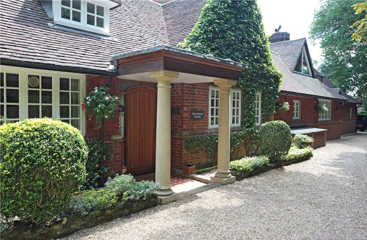 house for sale in Hindhead Road, Haslemere, Surrey, GU27 HSM160106