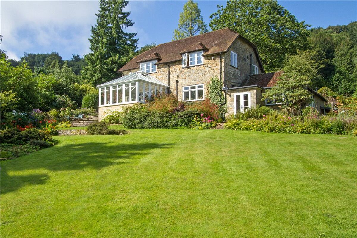 house for sale in Henley, Haslemere, West Sussex, GU27 HSM160113