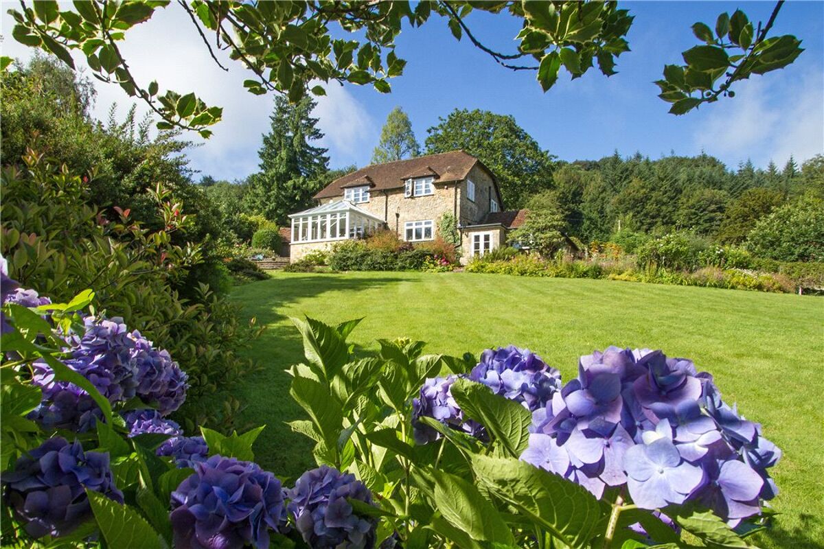 house for sale in Henley, Haslemere, West Sussex, GU27 HSM160113