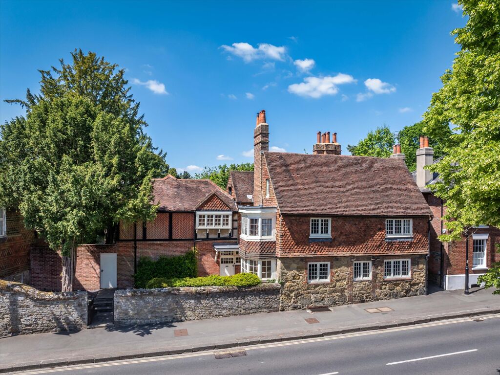 Image of High Street, Haslemere, Surrey, GU27
