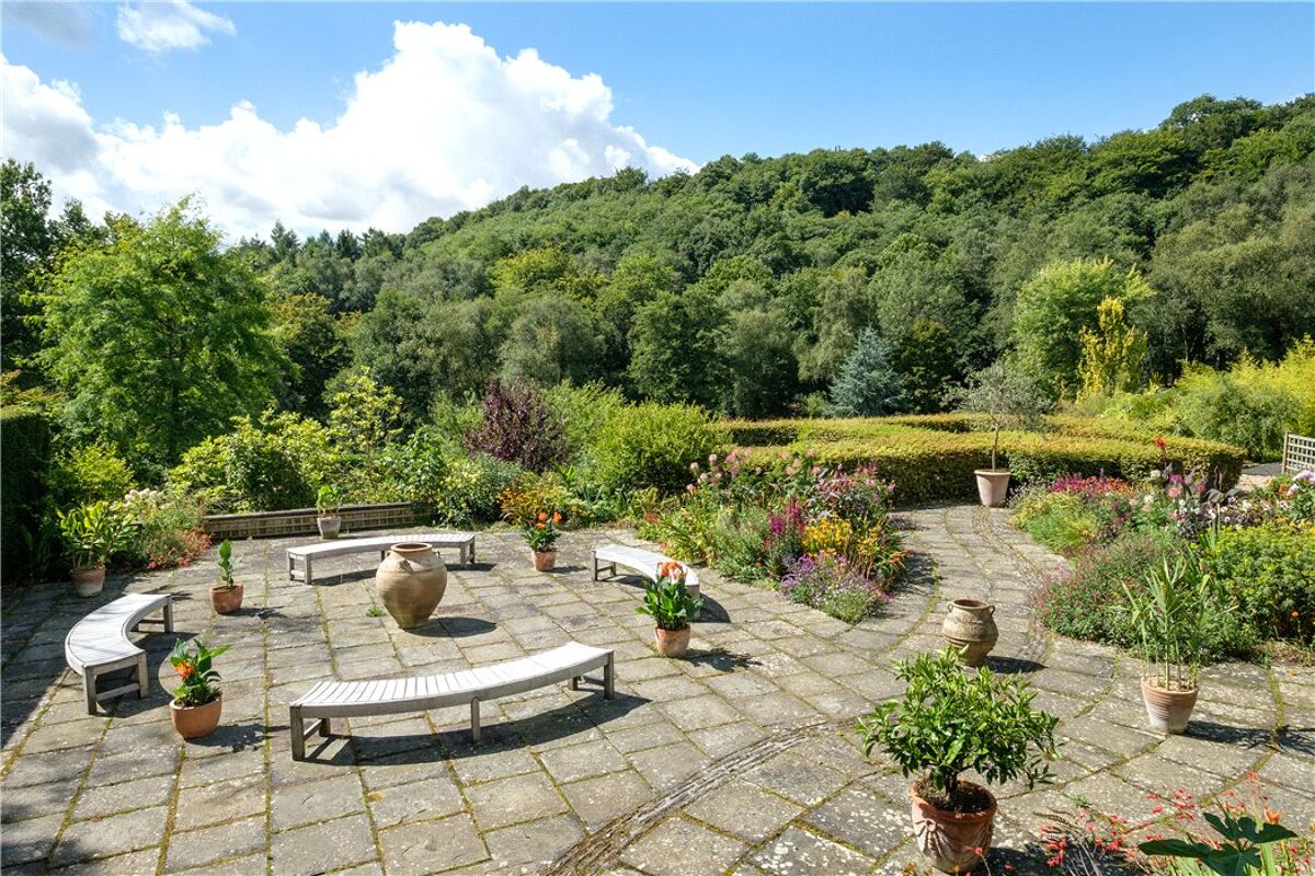 house for sale in Square Drive, Haslemere, Surrey, GU27 HSM170101