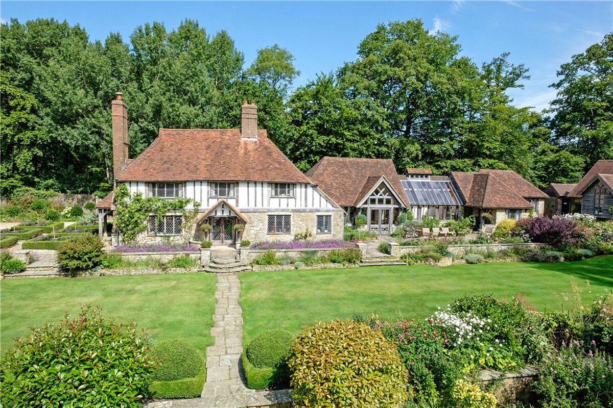 house for sale in Square Drive, Haslemere, Surrey, GU27 HSM170101