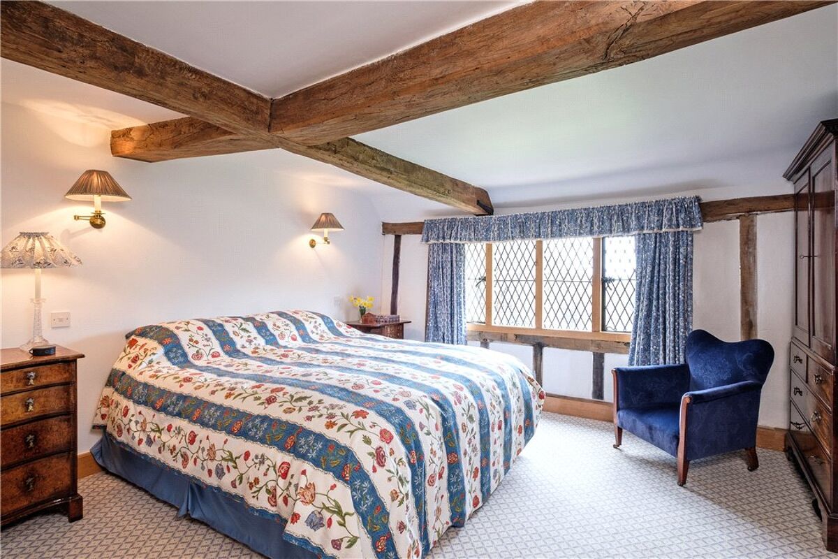 house for sale in Square Drive, Haslemere, Surrey, GU27 HSM170101